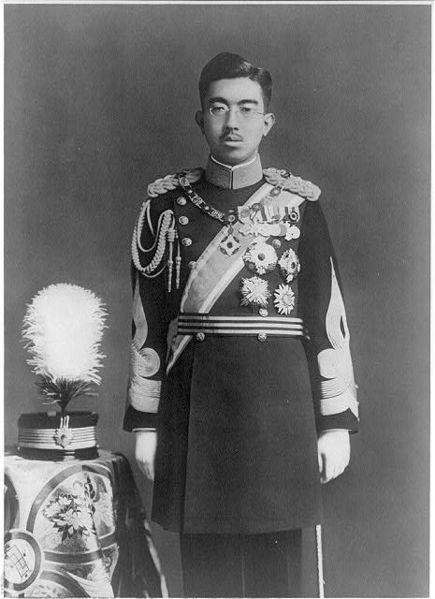 435px-Hirohito_in_dress_uniform.jpg
